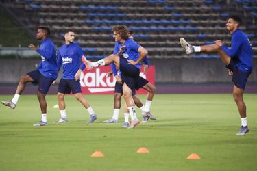 Griezmann: "Luis Suárez phoned to welcome me to Barcelona; Messi hasn't yet though"