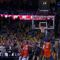 Ibaka se vengó de Westbrook y los Thunder con este canastón