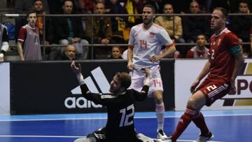 España vuelve a golear a Hungría y ya espera a Brasil