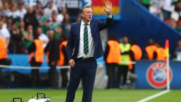 Michael O'Neill, durante el partido ante Alemania.