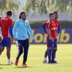 Beccacece dirige la práctica en la U y envía mensaje a la ANFP