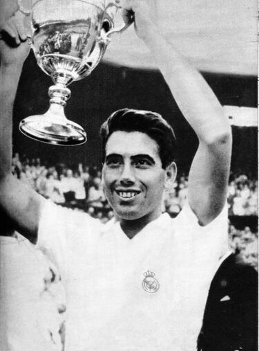 Manolo Santana, referente dentro y fuera de la pista