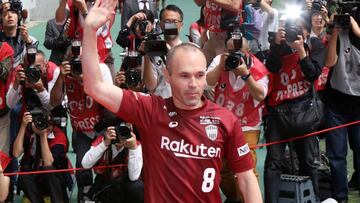 Iniesta, presentado ante 8.000 aficionados del Vissel Kobe