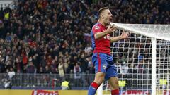 Vlasic celebrando el gol.