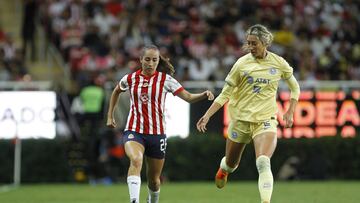 (L-R); Angelica Torres of Guadalajara and Jocelyn Orejel of America during the game Guadalajara vs America, corresponding Round 15 the Torneo Apertura 2022 of the Liga BBVA MX Femenil at Akron Stadium, on October 02, 2022.

<br><br>

(I-D); Angelica Torres de Guadalajara y Jocelyn Orejel de America durante el partido Guadalajara vs America, correspondiente a la Jornada 15 del Torneo Apertura 2022 de la Liga BBVA MX Femenil en el Estadio Akron, el 02 de Octubre de 2022.