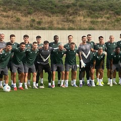 El nuevo Ceuta pone rumbo a Montecastillo y llega a los 2.300 abonados