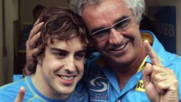 Alonso y Briatore celebrando el primer campeonato del asturiano (foto de archivo)