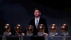 Leo Messi, jugador del F.C Barcelona, con sus seis Balones de Oro.