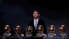 Leo Messi, jugador del F.C Barcelona, con sus seis Balones de Oro.
