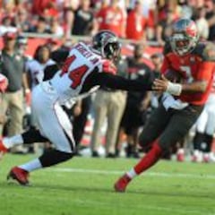 Jameis Winston se doctora ante los Falcons