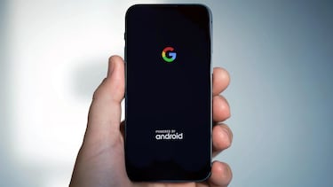 Ni tecnología obsoleta ni chatarra: no tires tu viejo móvil porque puede ser muy útil en un nuevo apagón