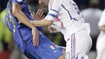 <B>FINAL.</B> El cabezazo de Zidane a Materazzi en la final del Mundial fue lo último que hizo el francés como jugador de fútbol.