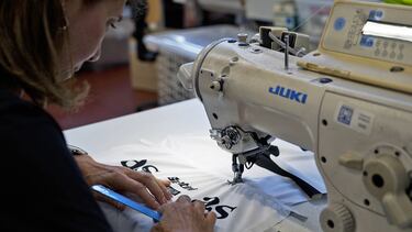 Así es el nuevo maillot solidario de La Vuelta