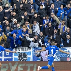 Casi 600 aficionados del Alavés en San Mamés