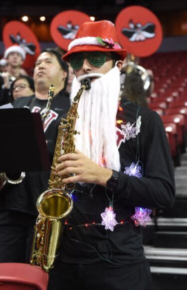 Miembro de la banda de los UNLV Rebels durante el partido de balonecesto universitario en el Thomas & Mack Center.