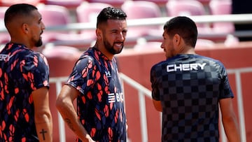 Isla se desahoga, pone como ejemplo a Messi y le envía un mensaje a la UC