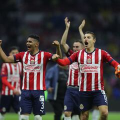 Chivas players dance celebration after reaching the Clausura final