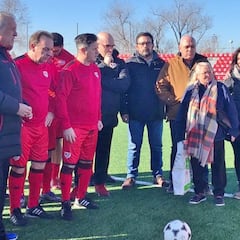 Los veteranos del Rayo Vallecano, fieles a su cita con la solidaridad