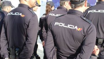 Incidentes en Sevilla: 23 hinchas detenidos y 5 polic¨ªas heridos