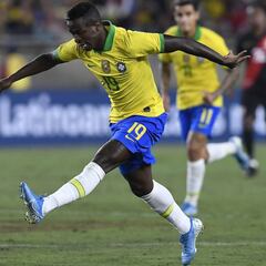 Vinicius: "He cumplido un sueño y ahora toca volver al Madrid fuerte, física y mentalmente"