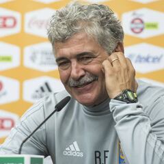 Tuca no sabía que estaba nominado al Balón de Oro