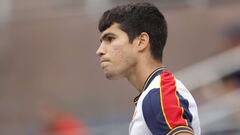 El tenista espa&ntilde;ol Carlos Alcaraz reacciona durante su partido ante Peter Gojowczyk en octavos de final del US Open en el USTA Billie Jean King National Tennis Center de Nueva York.