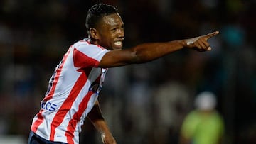 Un golazo de Aponzá acerca a Junior a tercera fase