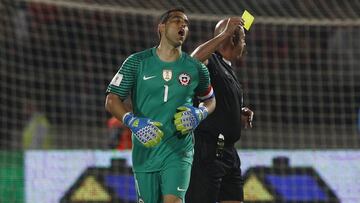 Los ocho jugadores de la Roja al borde de la suspensión por amarilla