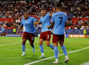 Rúben Dias celebrando su gol el cuarto para el Manchester City.