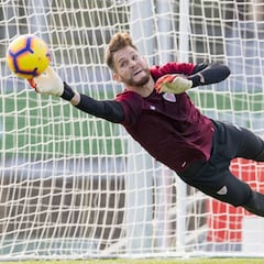Remiro no se marchará en el mercado invernal