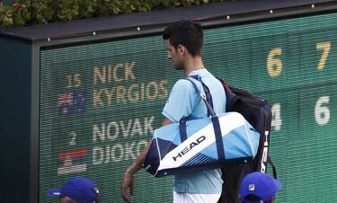 Federer through to semis with walkover after Kyrgios illness