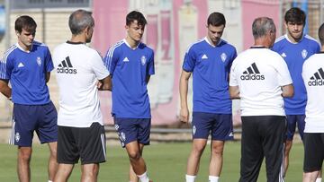 Francho, Franc&eacute;s e Iv&aacute;n Az&oacute;n, junto a Borge, en un entrenamiento.