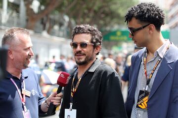 Orlando Bloom y Archie Madekwe durante el Gran Premio de Mónaco de la Fórmula 1.