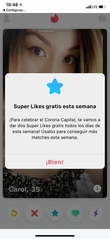 Tinder quiere que salgas con pareja del Corona Capital