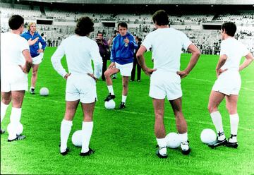 El técnico balcánico sucedió a Luis Molowny en 1974. Llegó al Madrid con el bagaje de haber sido el seleccionador yugoslavo que había eliminado a España de poder disputar el Mundial de Alemania-1974. Su estilo de juego, basado en el derroche físico y orden táctico, le dio para ganar dos Ligas y una Copa. No viajó a Belgrado en un partido de Copa de Europa, algo que sentó muy mal a Bernabéu: él lo achacó a que no quería enfrentarse al equipo en el que se convirtió en un entrenador de prestigio e invitó a la prensa a ver el partido con él mientras comentaban el desarrollo del mismo. Sentándose en el banquillo madridista logró 52 victorias en 103 partidos de Liga (50,49%). Fue cesado tras perder el primer partido de la campaña 1977-78 en Salamanca (2-1). 