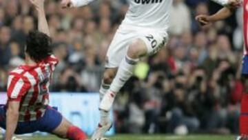 <b>LETAL. </b>Higuaín marcó el 3-1 del curso pasado en el Bernabéu.