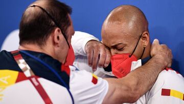 Spain&#039;s Rayderley Zapata cries after winning silver in the floor event of the artistic gymnastics men&#039;s floor exercise final during the Tokyo 2020 Olympic Games at the Ariake Gymnastics Centre in Tokyo on August 1, 2021. (Photo by Loic VENANCE / AFP)