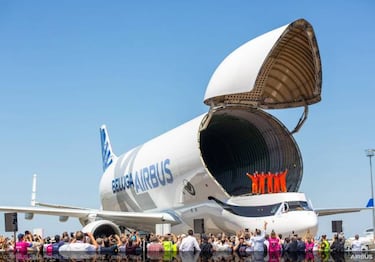 Una ballena con alas: Éxito en la prueba del enorme Airbus Beluga XL