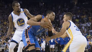 Durant, Westbrook y Curry, durante un partido