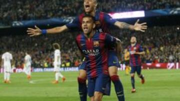 Neymar celebra el segundo tanto, su segundo gol de la noche en Camp Nou.