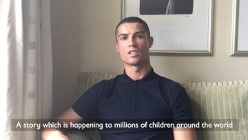 Cristiano con los ni?os: su apoyo particular al 'D¨ªa del Refugiado'
