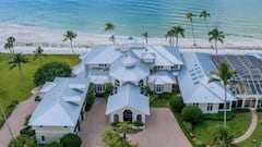 The most expensive house in US history is located in Naples, in the state of Florida. This mansion has been listed for sale at a hefty $295 million.