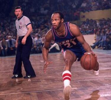 Lloyd Bernard Free cambió oficialmente su nombre en 1981 para convertirse en World B. Free ("mundo, sé libre", uno de los mejores nombres de la historia de la NBA. Sin duda.
