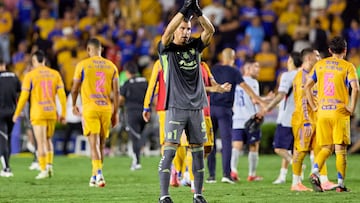 Nahuel Guzman of Tigres during the 12th round match between Tigres UANL and Cruz Azul as part of the Liga BBVA MX, Torneo Apertura 2025 at Universitario Stadium, on October 04, 2025 in Monterrey, Nuevo Leon, Mexico.