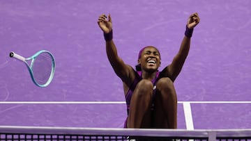 Tennis - WTA Finals - King Saud University Indoor Arena, Riyadh, Saudi Arabia - November 9, 2024 Coco Gauff of the U.S. celebrates after winning the women's singles final against China's Qinwen Zheng REUTERS/Hamad I Mohammed