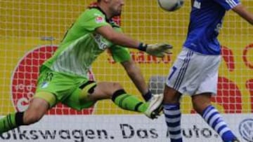 <b>EL ÚLTIMO DE MUCHOS. </b>Raúl marcó ayer ante el Hoffenheim, precisamente el día en el que se cumplían 17 años de su debut.