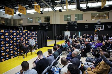 Presentación de Doncic con Los Angeles Lakers.
