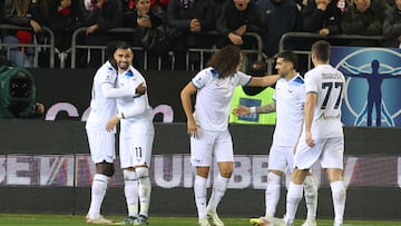 El 'Taty' Valentin Castellanos marca con el Lazio.