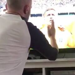 Sueco imita a señora mexicana y le da su 'bendición' a su selección