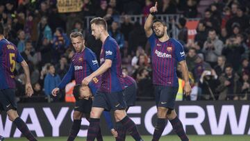Sergio Busquets, Arthur Melo, Phillippe Coutinho, Ivan Rakitic y Luis Suárez, con el Barcelona.